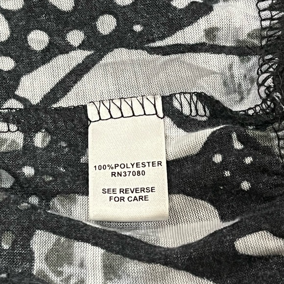 EUC CATO Print Tunic with black banded sleeves, hem and neckline - Picture 9 of 10